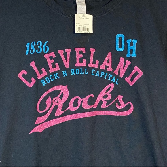 Gildan Soft Style Cleveland Ohio Black Graphic Tee Size XL New with tag. - Picture 2 of 5